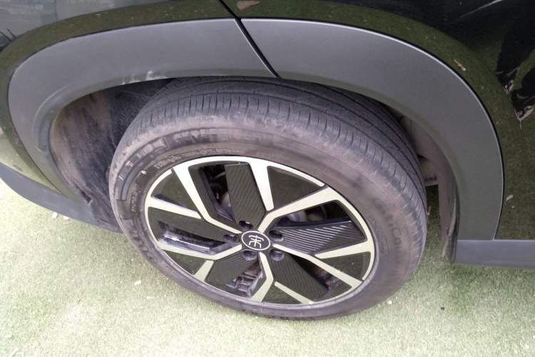 Used BYD Song L DM-i 2025 Intelligent Driving Version 160 km Beyond-Range Type Right Rear Wheel Hub