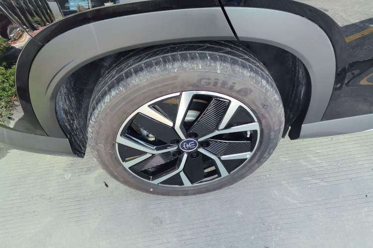 Used BYD Song L DM-i 2025 Intelligent Driving Version 160 km Beyond-Range Type Right Rear Wheel Hub