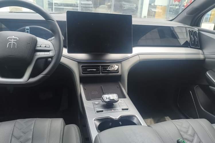 Used BYD Song L DM-i 2025 Intelligent Driving Version 160 km Beyond-Range Type Audio And AC Panel
