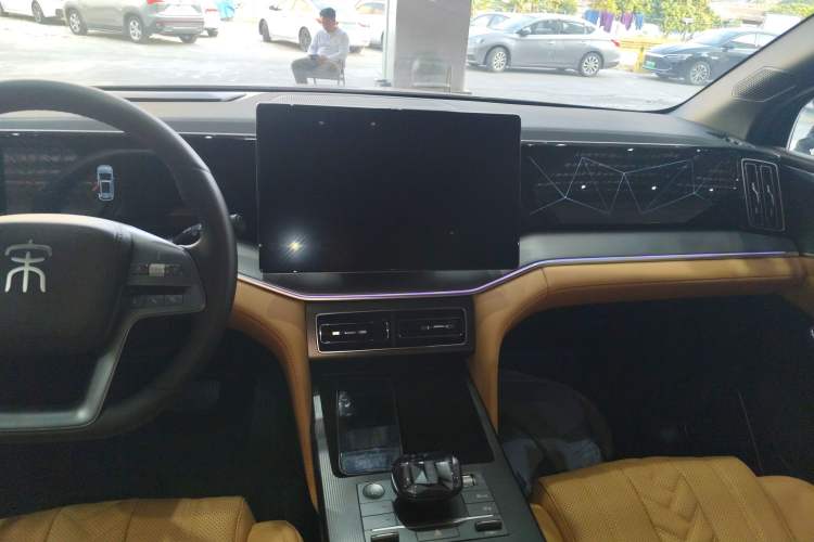 Used BYD Song L DM-i 2025 Intelligent Driving Version 160 km Beyond-Range Type Audio And AC Panel