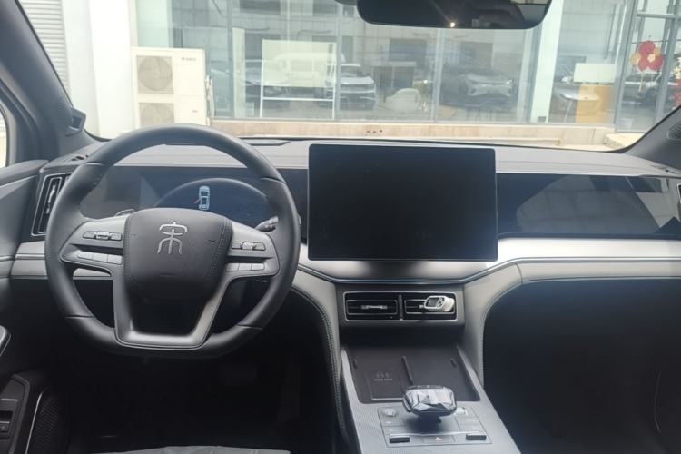 Used BYD Song L DM-i 2025 Intelligent Driving Version 160 km Beyond-Range Type Center Console