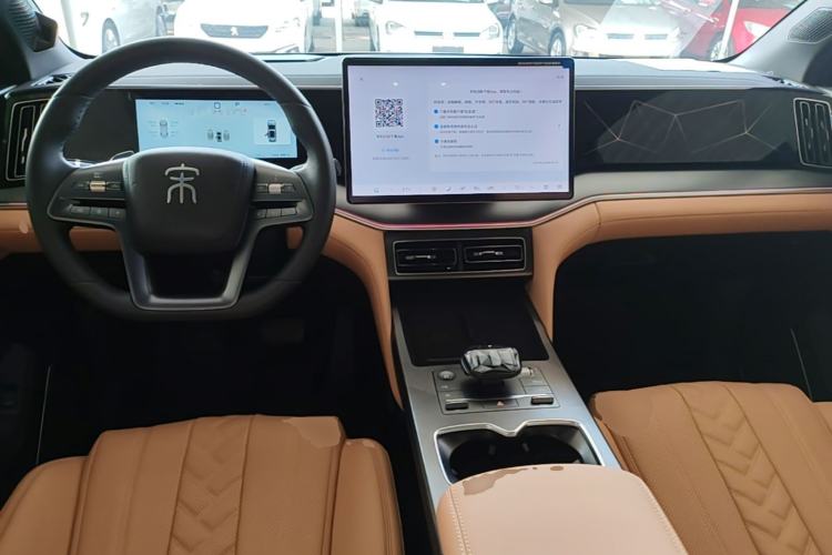 Used BYD Song L DM-i 2025 Intelligent Driving Version 160 km Beyond-Range Type Center Console