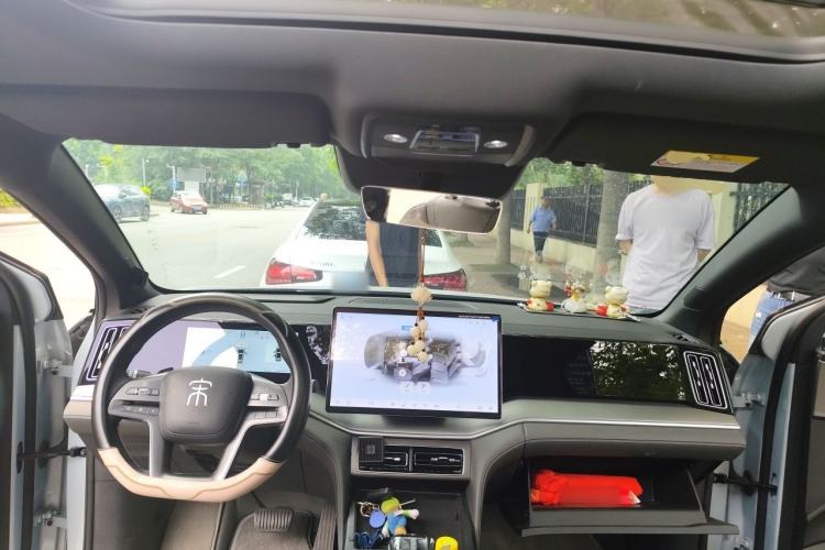 Used BYD Song L DM-i 2025 Intelligent Driving Version 112 km Beyond-Range Type Center Console