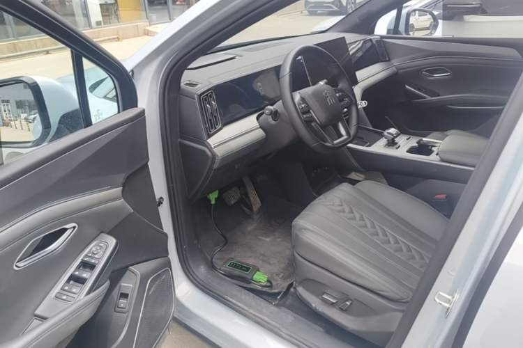 Used BYD Song L DM-i 2025 Intelligent Driving Version 160 km Beyond-Range Type Driver Seat