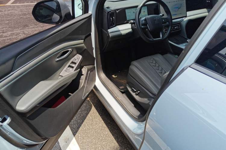 Used BYD Song L DM-i 2025 Intelligent Driving Version 160 km Beyond-Range Type Driver Seat