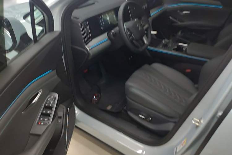 Used BYD Song L DM-i 2025 Intelligent Driving Version 160 km Beyond-Range Type Driver Seat