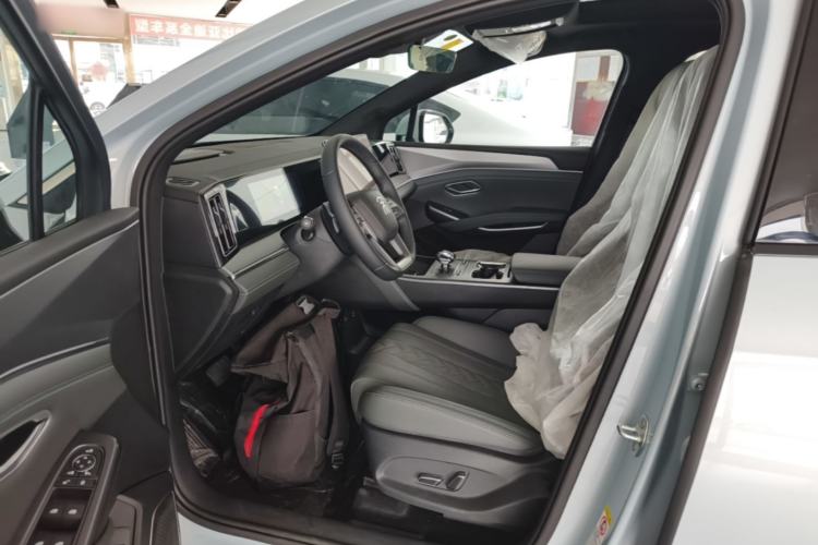 Used BYD Song L DM-i 2025 Intelligent Driving Version 112 km Beyond-Range Type Driver Seat
