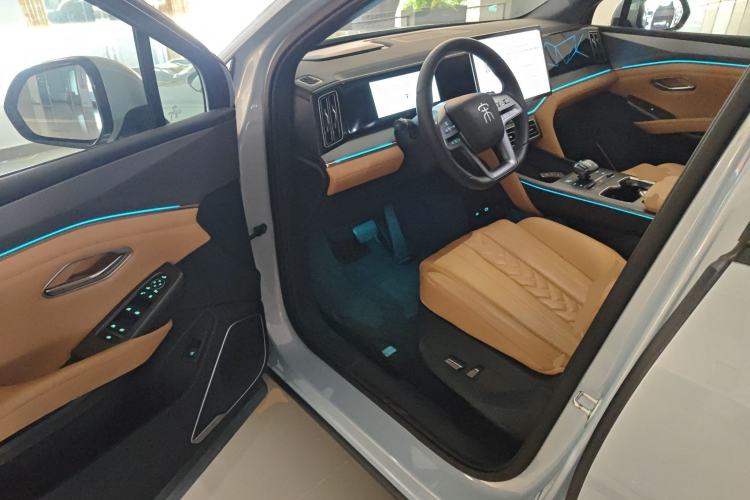 Used BYD Song L DM-i 2025 Intelligent Driving Version 160 km Beyond-Range Type Driver Seat