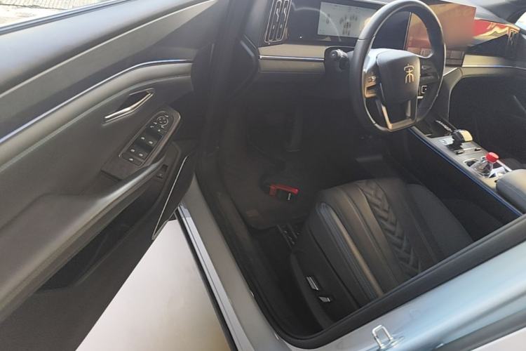 Used BYD Song L DM-i 2025 Intelligent Driving Version 160 km Beyond-Range Type Driver Seat