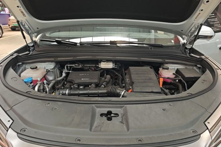 Used BYD Song L DM-i 2025 Intelligent Driving Version 160 km Beyond-Range Type Engine Bay