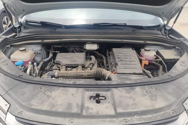 Used BYD Song L DM-i 2025 Intelligent Driving Version 160 km Beyond-Range Type Engine Bay