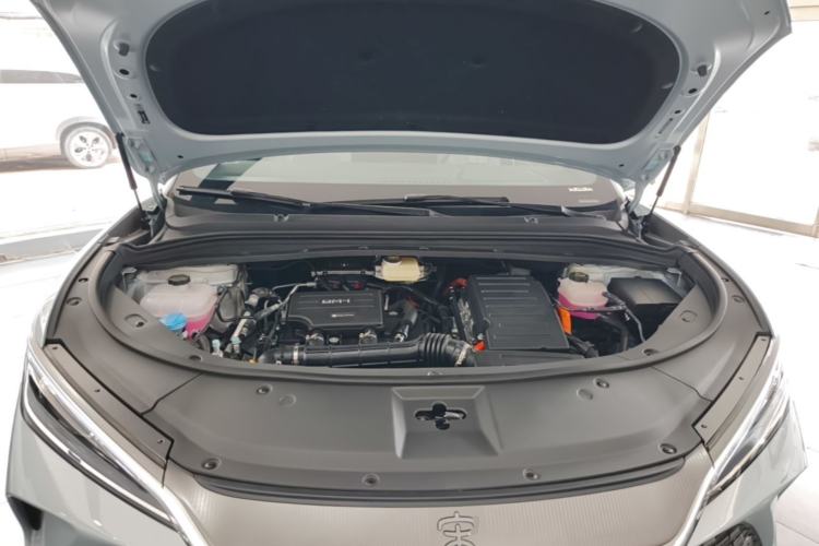 Used BYD Song L DM-i 2025 Intelligent Driving Version 112 km Beyond-Range Type Engine Bay