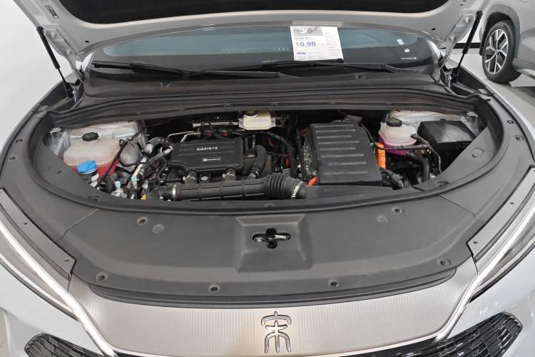 Used BYD Song L DM-i 2025 Intelligent Driving Version 112 km Leading Trim Engine Bay