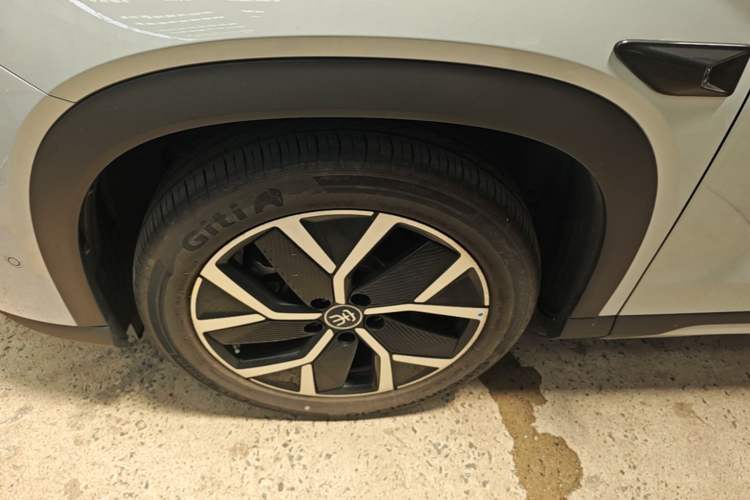 Used BYD Song L DM-i 2025 Intelligent Driving Version 160 km Beyond-Range Type Exterior 4