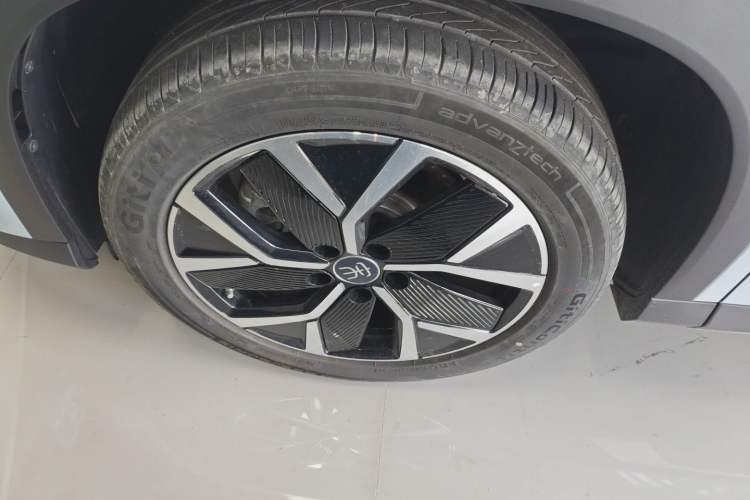 Used BYD Song L DM-i 2025 Intelligent Driving Version 160 km Beyond-Range Type Exterior 4