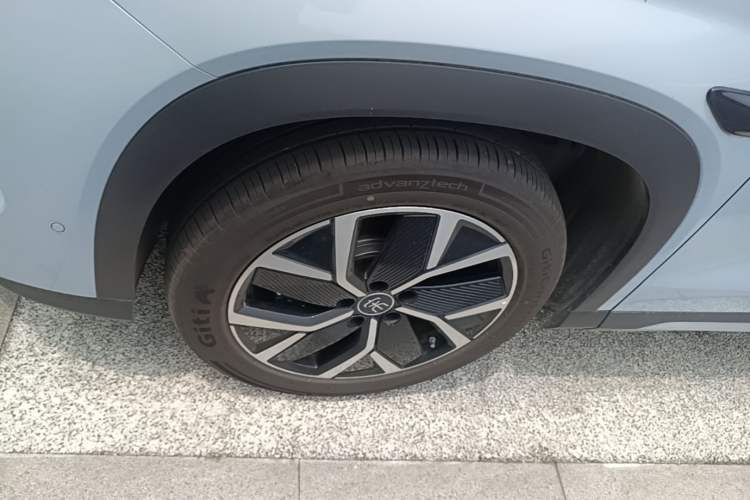 Used BYD Song L DM-i 2025 Intelligent Driving Version 160 km Beyond-Range Type Exterior 4