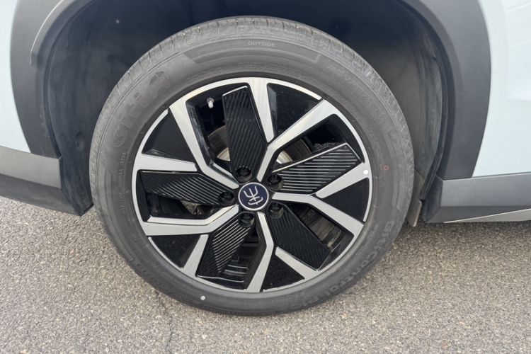 Used BYD Song L DM-i 2025 Intelligent Driving Version 160 km Beyond-Range Type Exterior 4