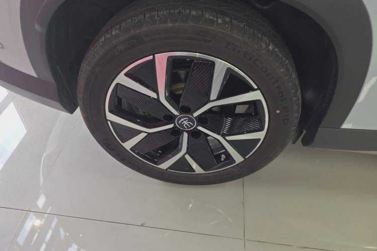 Used BYD Song L DM-i 2025 Intelligent Driving Version 160 km Beyond-Range Type Exterior 5