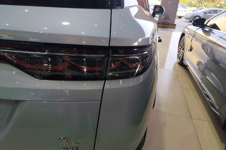Used BYD Song L DM-i 2025 Intelligent Driving Version 160 km Beyond-Range Type Exterior 6