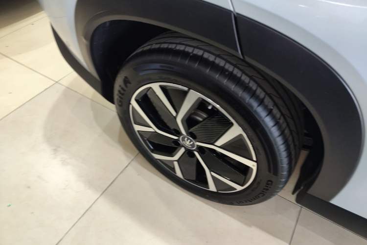 Used BYD Song L DM-i 2025 Intelligent Driving Version 160 km Beyond-Range Type Exterior 8