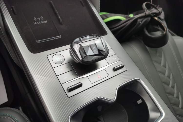 Used BYD Song L DM-i 2025 Intelligent Driving Version 160 km Excellence Edition Gear Lever