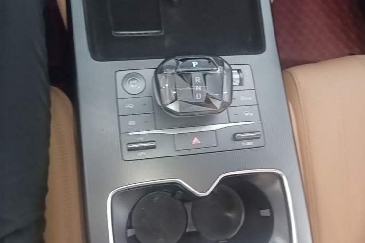 Used BYD Song L DM-i 2025 Intelligent Driving Version 112 km Beyond-Range Type Gear Lever