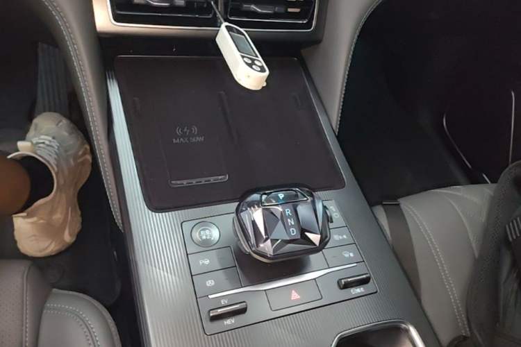 Used BYD Song L DM-i 2025 Intelligent Driving Version 160 km Beyond-Range Type Gear Lever