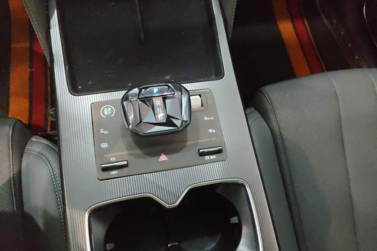 Used BYD Song L DM-i 2025 Intelligent Driving Version 112 km Leading Trim Gear Lever