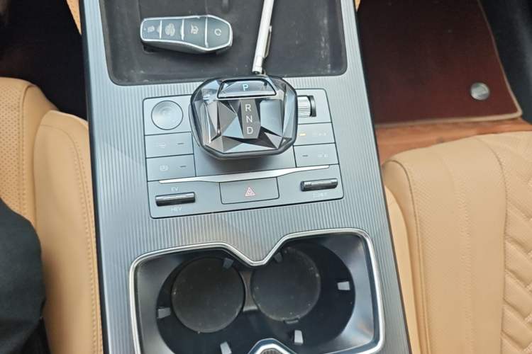Used BYD Song L DM-i 2025 Intelligent Driving Version 160 km Excellence Edition Gear Lever
