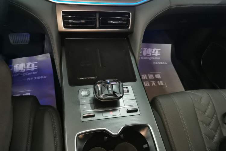 Used BYD Song L DM-i 2025 Intelligent Driving Version 112 km Beyond-Range Type Gear Lever