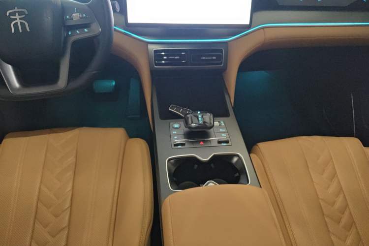 Used BYD Song L DM-i 2025 Intelligent Driving Version 160 km Beyond-Range Type Gear Lever