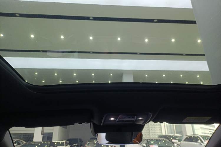 Used BYD Song L DM-i 2025 Intelligent Driving Version 160 km Beyond-Range Type Headliner