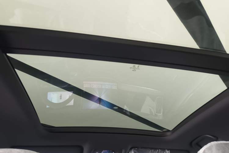 Used BYD Song L DM-i 2025 Intelligent Driving Version 112 km Beyond-Range Type Headliner