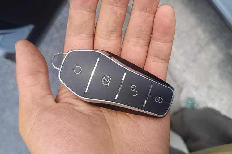 Used BYD Song L DM-i 2025 Intelligent Driving Version 160 km Beyond-Range Type Interior 1