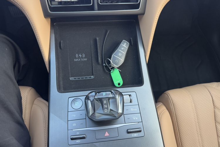 Used BYD Song L DM-i 2025 Intelligent Driving Version 160 km Beyond-Range Type Interior 1