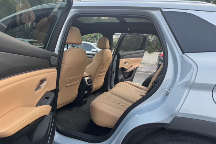 Used BYD Song L DM-i 2025 Intelligent Driving Version 160 km Beyond-Range Type Interior 11