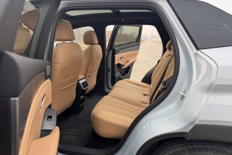 Used BYD Song L DM-i 2025 Intelligent Driving Version 160 km Beyond-Range Type Interior 2