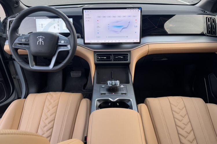 Used BYD Song L DM-i 2025 Intelligent Driving Version 160 km Beyond-Range Type Interior 3
