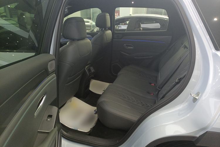 Used BYD Song L DM-i 2025 Intelligent Driving Version 160 km Beyond-Range Type Interior 4