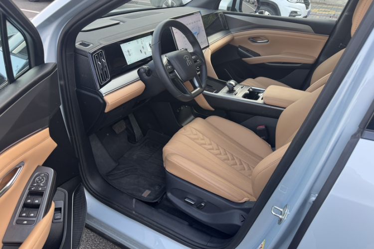 Used BYD Song L DM-i 2025 Intelligent Driving Version 160 km Beyond-Range Type Interior 9