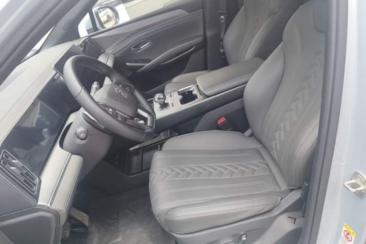 Used BYD Song L DM-i 2025 Intelligent Driving Version 160 km Beyond-Range Type Left Front Seat