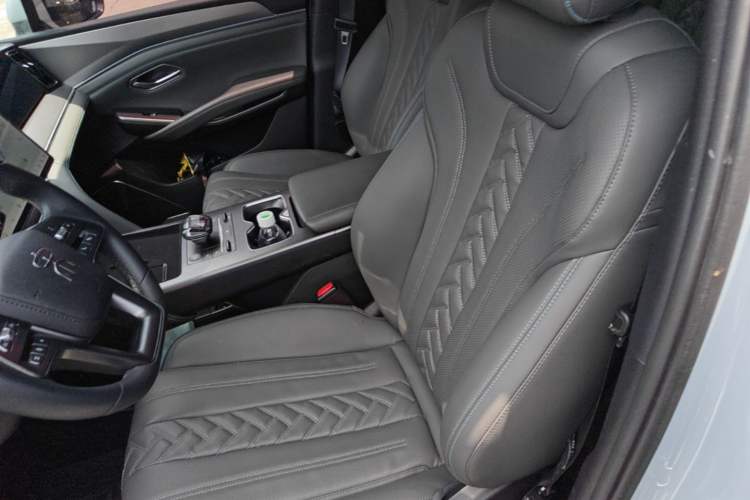 Used BYD Song L DM-i 2025 Intelligent Driving Version 160 km Beyond-Range Type Left Front Seat
