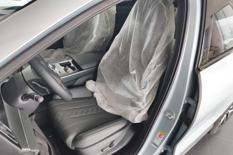 Used BYD Song L DM-i 2025 Intelligent Driving Version 112 km Beyond-Range Type Left Front Seat