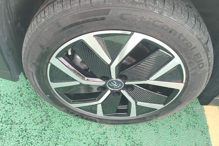 Used BYD Song L DM-i 2025 Intelligent Driving Version 160 km Beyond-Range Type Left Front Wheel Hub
