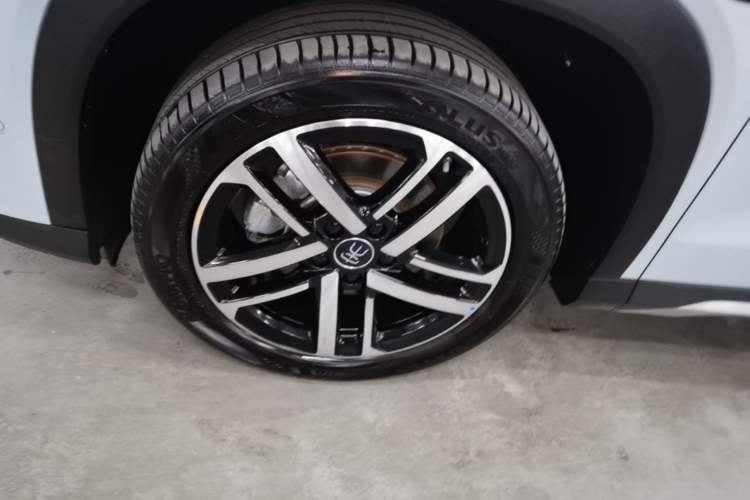 Used BYD Song L DM-i 2025 Intelligent Driving Version 112 km Beyond-Range Type Left Front Wheel Hub