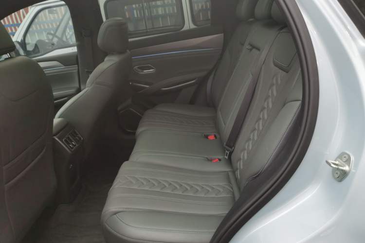 Used BYD Song L DM-i 2025 Intelligent Driving Version 160 km Excellence Edition Left Rear Seat