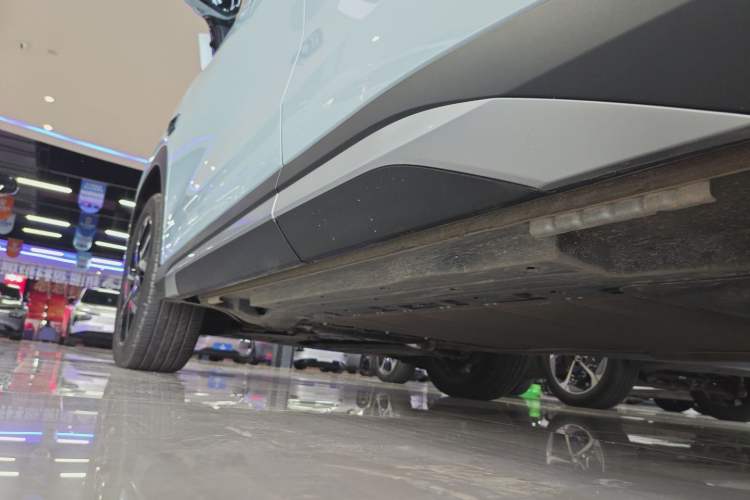 Used BYD Song L DM-i 2025 Intelligent Driving Version 160 km Beyond-Range Type Left Side Sill