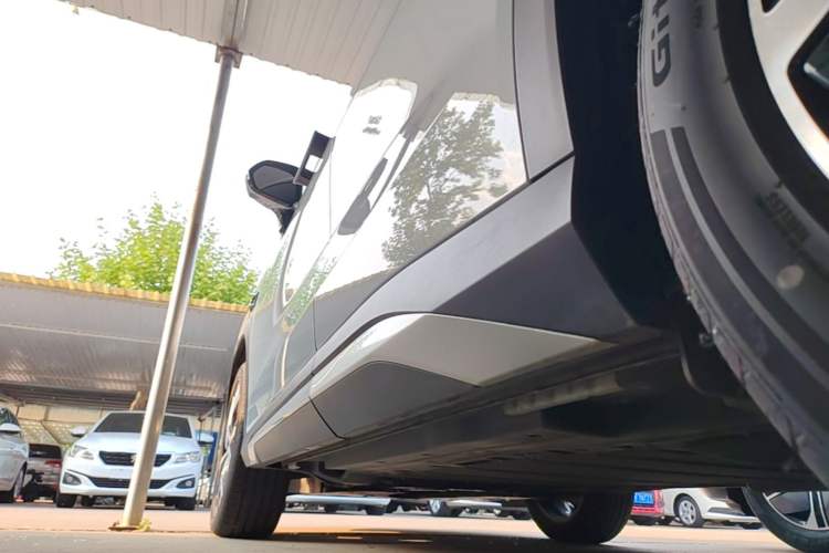 Used BYD Song L DM-i 2025 Intelligent Driving Version 160 km Beyond-Range Type Left Side Sill