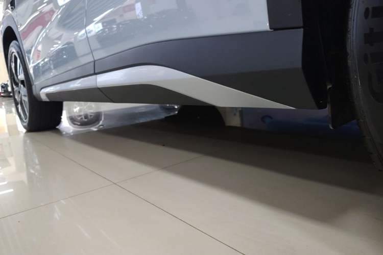 Used BYD Song L DM-i 2025 Intelligent Driving Version 160 km Beyond-Range Type Left Side Sill
