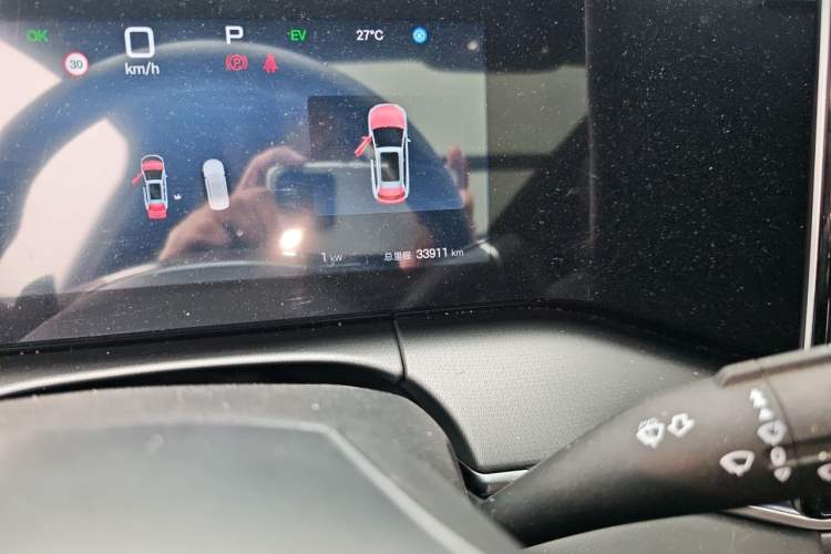 Used BYD Song L DM-i 2025 Intelligent Driving Version 112 km Beyond-Range Type Odometer Close Up